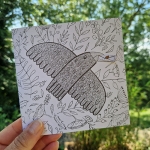 carte carrée avec enveloppe - l&#039;oiseau messager - plume