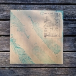 carte carrée avec enveloppe - l&#039;oiseau messager - plume